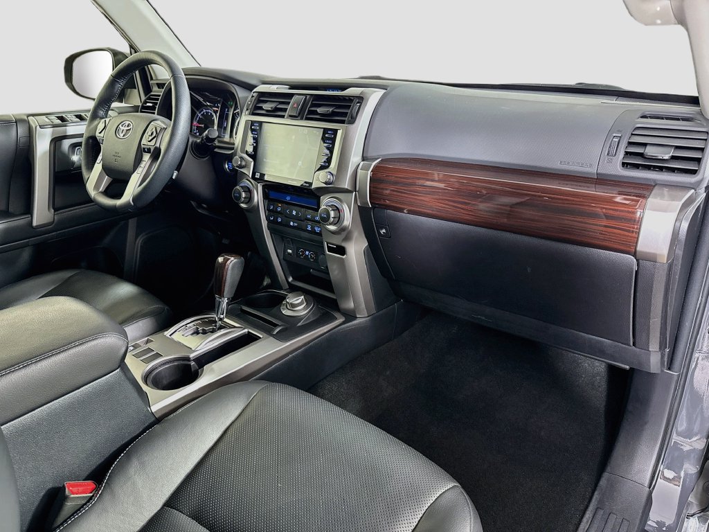 Used 2024 Toyota 4Runner Limited AWD/4WD image 31