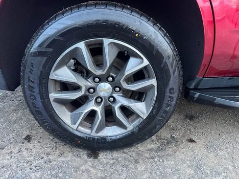 Used 2021 Chevrolet Tahoe LT w/ LT Signature Package image 14