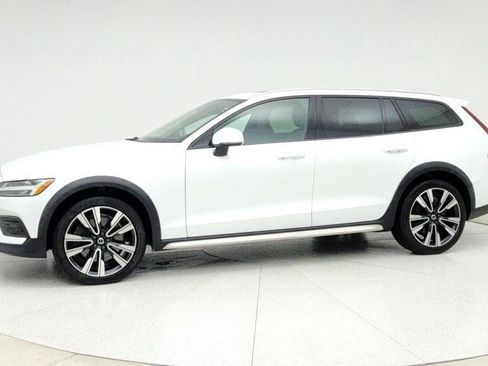 Used 2020 Volvo V60 T5 Cross Country w/ Protection Package Premier AWD/4WD image 8