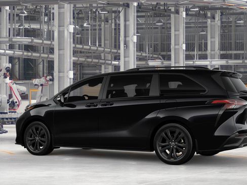 New 2026 Toyota Sienna XSE FWD image 5
