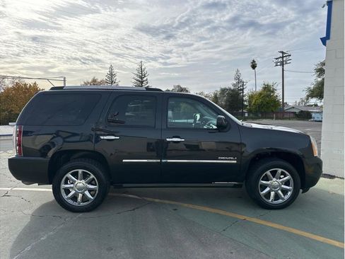Used 2013 GMC Yukon Denali image 8