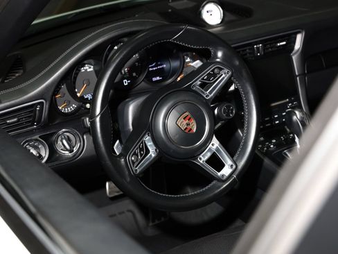 Used 2018 Porsche 911 Targa 4 GTS AWD/4WD image 37
