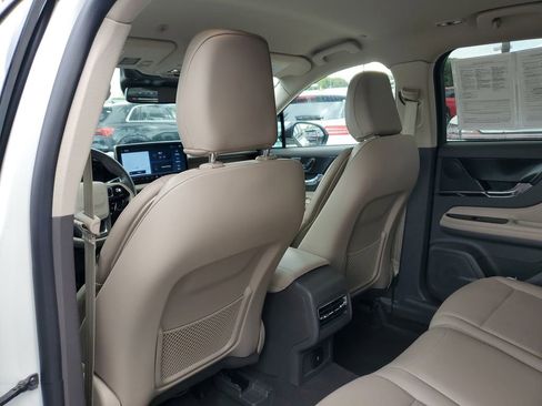 Used 2024 Lincoln Corsair Reserve image 8