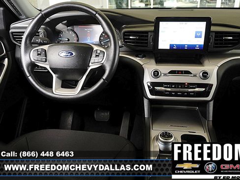 Used 2023 Ford Explorer XLT AWD/4WD image 14