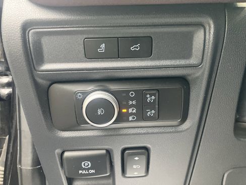 Used 2022 Ford Expedition Max Limited image 24