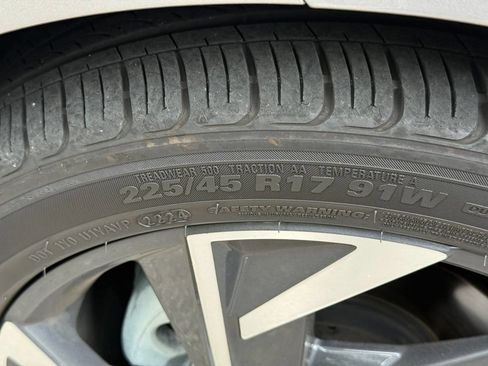 Used 2024 Hyundai Elantra Limited FWD image 42