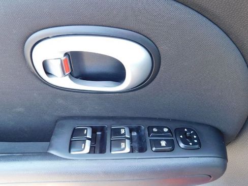 Used 2019 Kia Soul + image 13