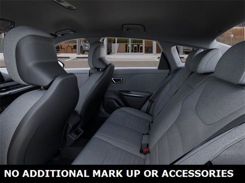 New 2025 Kia K4 EX image 18
