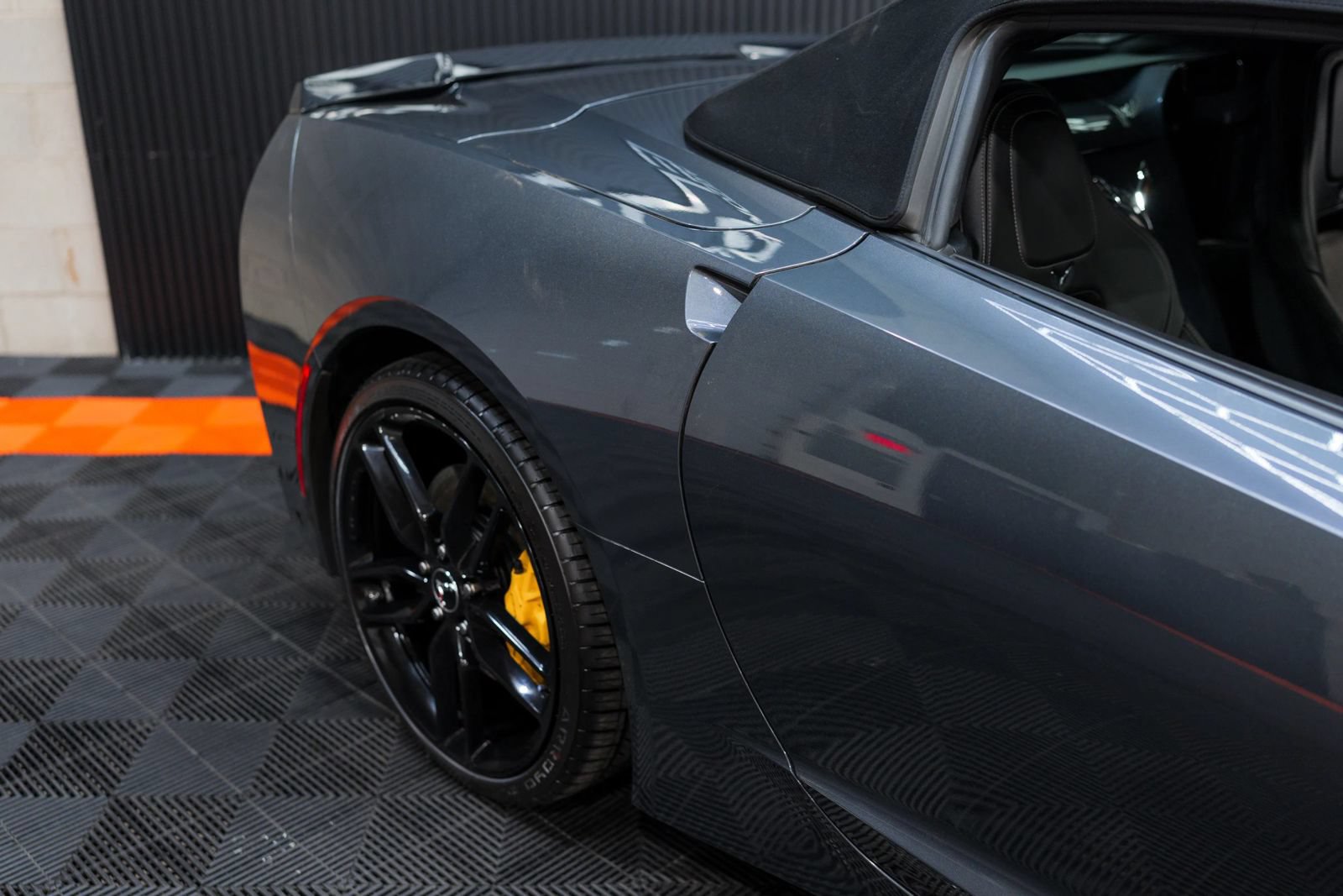 Used 2014 Chevrolet Corvette Stingray Convertible w/ 3LT Preferred Equipment Group RWD image 9