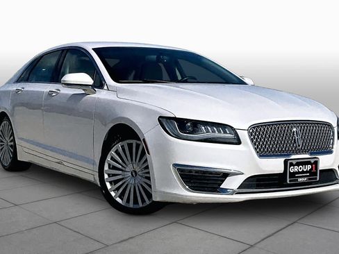 Used 2017 Lincoln MKZ Reserve FWD image 3
