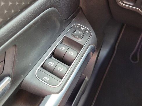 Used 2024 Mercedes-Benz GLB 250 w/ Driver Assistance Package image 22