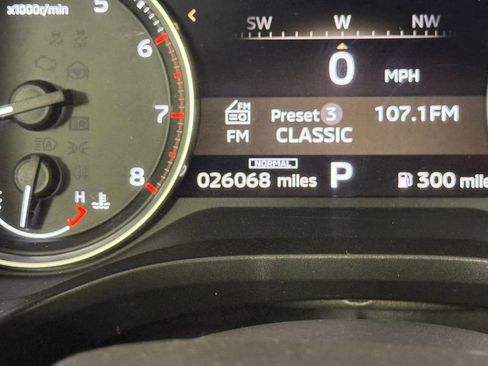 Used 2025 Mitsubishi Outlander AWD image 40