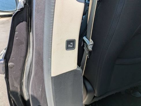 Used 2017 Chrysler Pacifica Touring FWD image 21