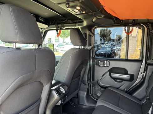 Used 2020 Jeep Gladiator Sport w/ Quick Order Package 23S AWD/4WD image 32