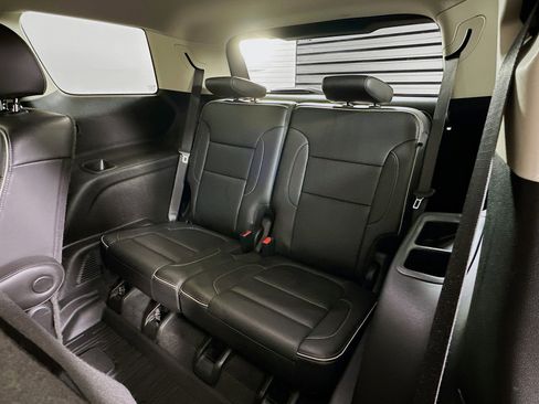 Used 2023 GMC Acadia Denali w/ Denali Ultimate Package FWD image 31