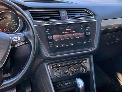 Used 2018 Volkswagen Tiguan SE image 7