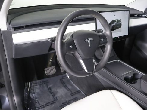 Used 2023 Tesla Model Y Long Range AWD/4WD image 27