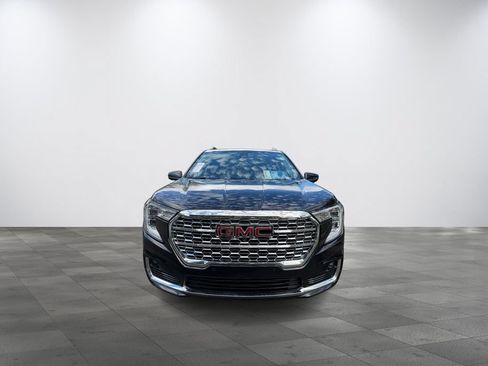 Used 2022 GMC Terrain Denali w/ Denali Premium Package AWD/4WD image 2