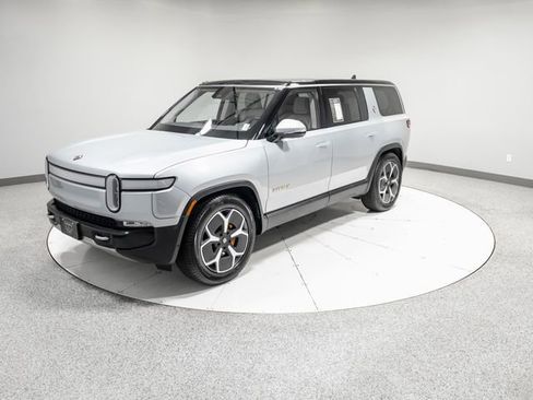 Used 2023 Rivian R1S Adventure AWD/4WD image 38