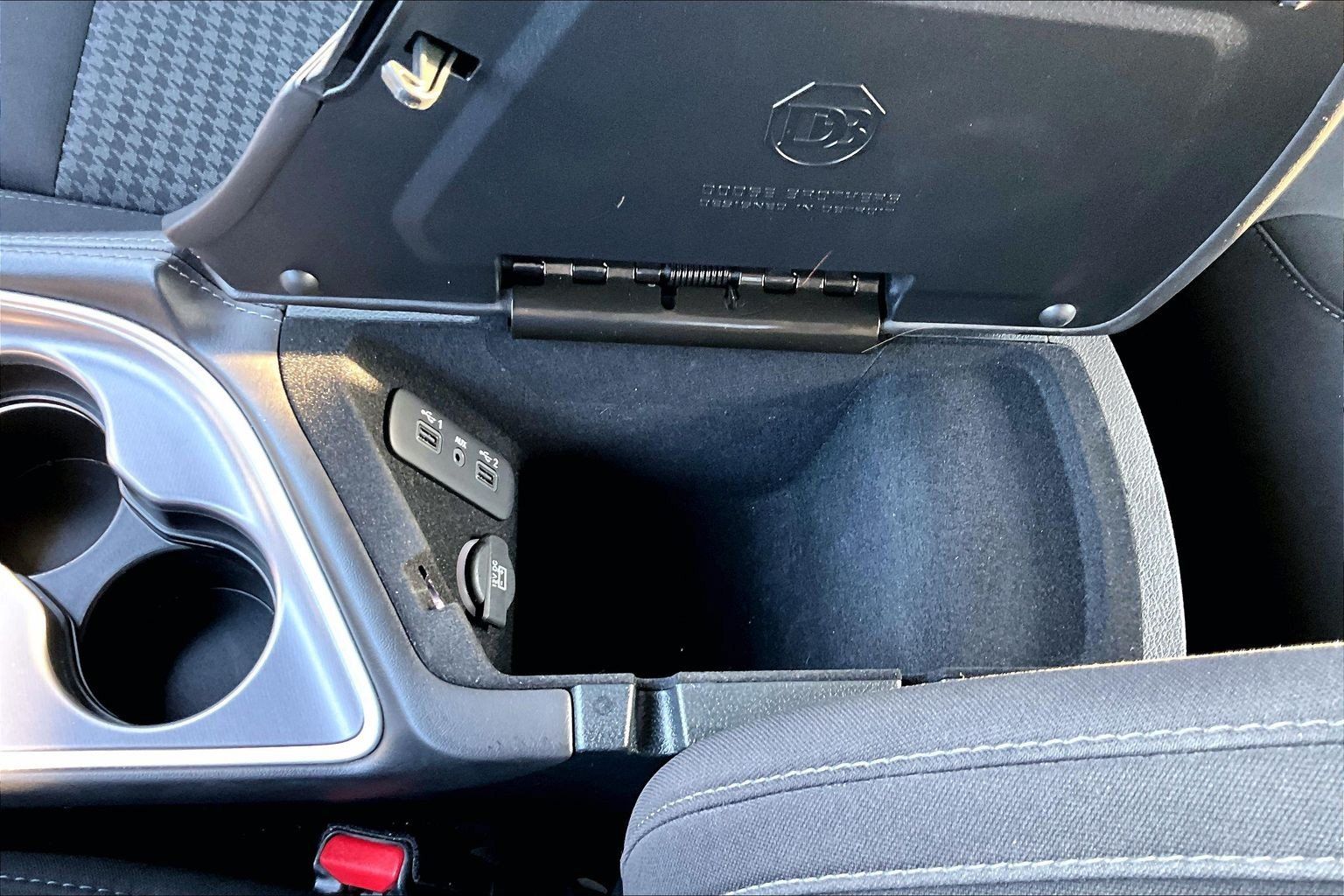 Used 2019 Dodge Challenger SXT RWD image 24