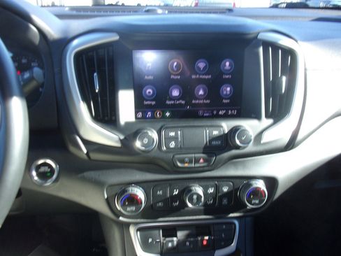 Used 2023 GMC Terrain SLT image 25