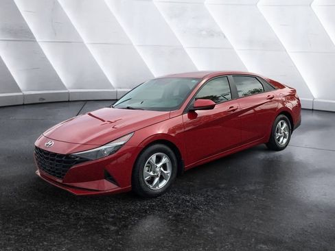 Used 2022 Hyundai Elantra SE image 3