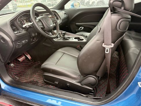 Used 2023 Dodge Challenger SXT w/ Plus Package image 11