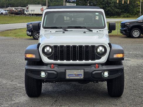 Used 2024 Jeep Gladiator Sport image 22