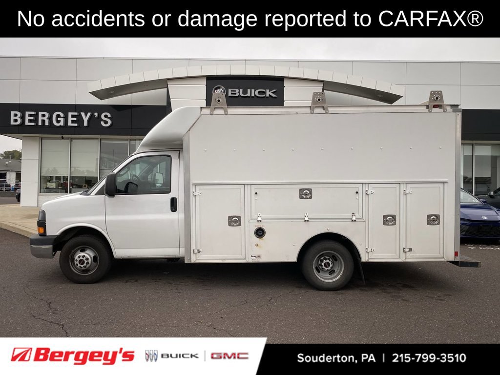 Used 2016 GMC Savana 3500 RWD image 2