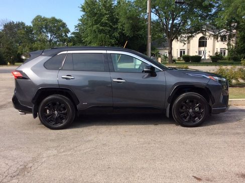 Used 2022 Toyota RAV4 XSE w/ XSE Grade Weather Package AWD/4WD image 3