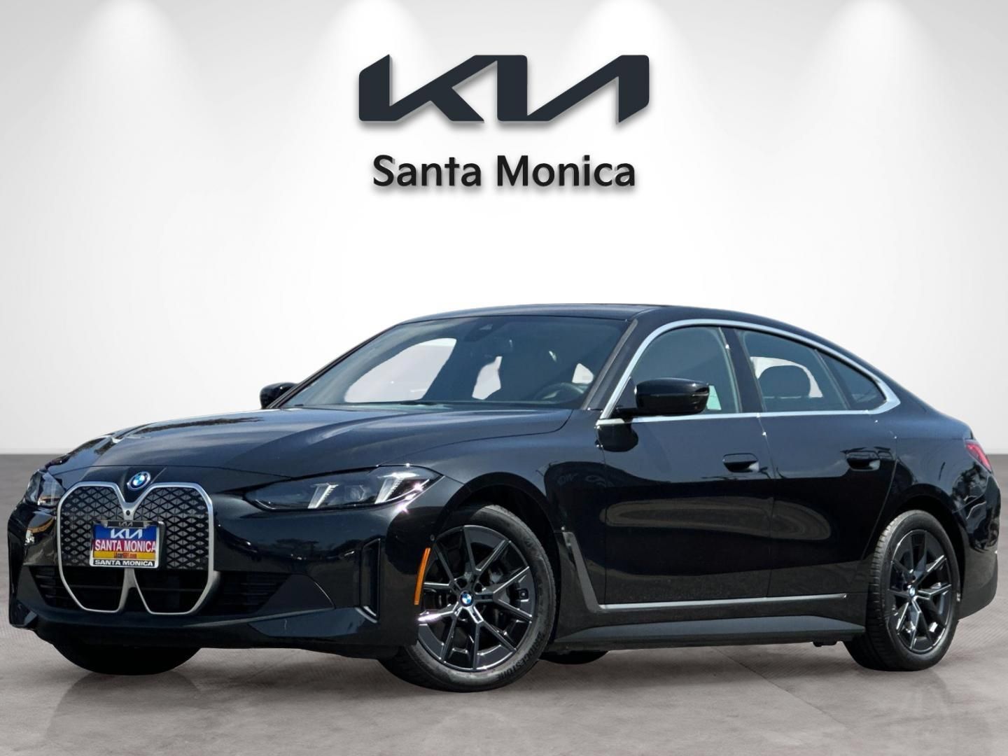 Used 2025 BMW i4 xDrive40i w/ Parking Assistance Package AWD/4WD image 2