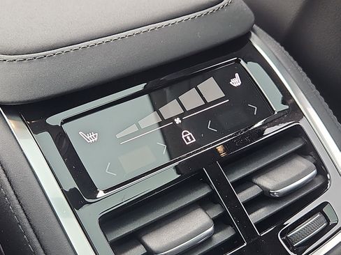 New 2026 Volvo XC90 B6 Ultra w/ Protection Package image 12