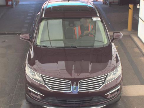 Used 2017 Lincoln MKC Reserve w/ Lincoln MKC Climate Package AWD/4WD image 2