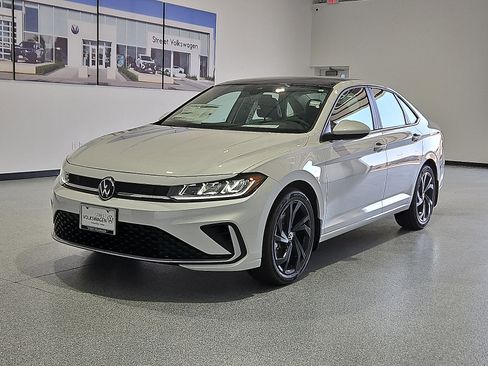 New 2026 Volkswagen Jetta SE FWD image 5