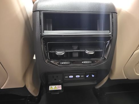 New 2026 Jeep Grand Cherokee Limited w/ Limited Altitude Package RWD image 22