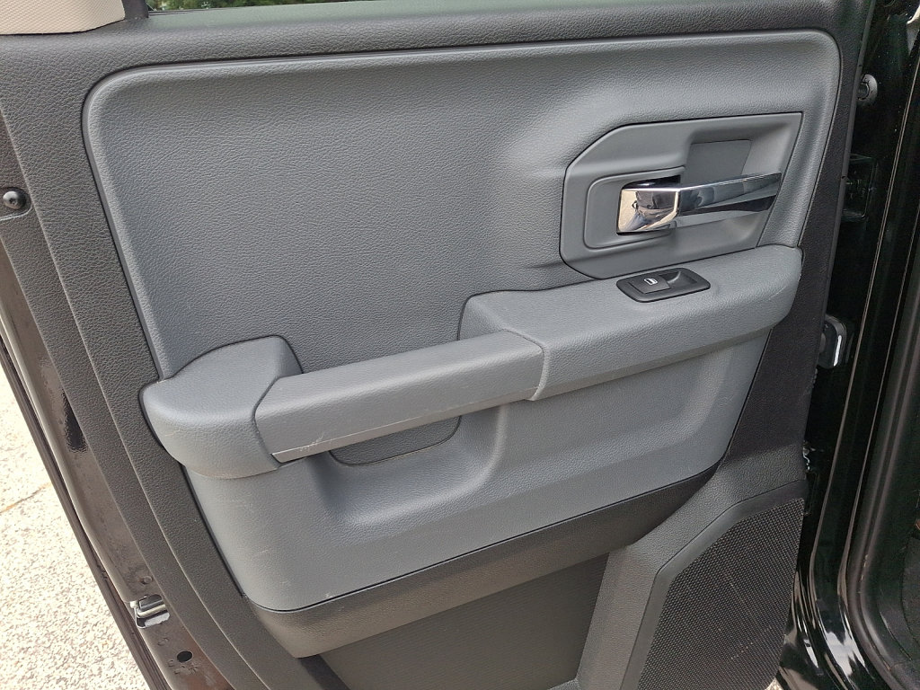 Used 2024 RAM 1500 Classic SLT AWD/4WD image 19