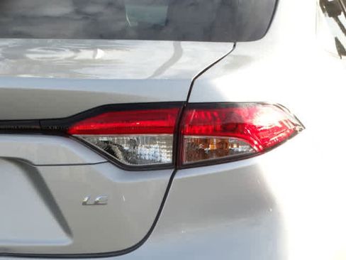 Used 2025 Toyota Corolla LE image 12