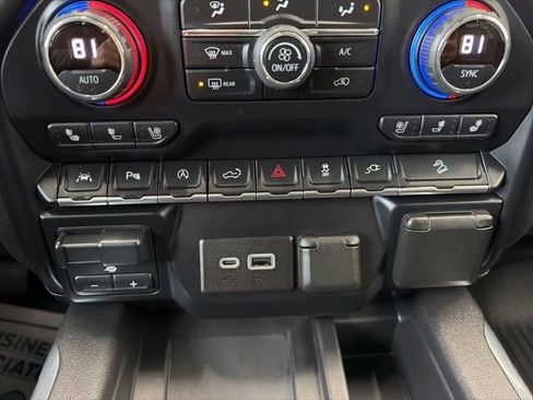 Used 2020 Chevrolet Silverado 1500 LTZ w/ LTZ Premium Package AWD/4WD image 26