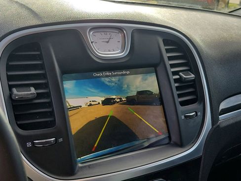 Used 2019 Chrysler 300 Limited RWD image 26