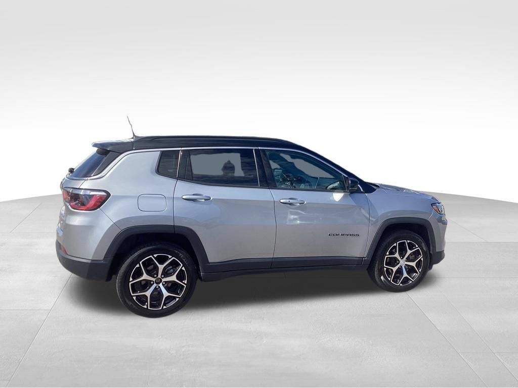 Used 2024 Jeep Compass Limited AWD/4WD image 6