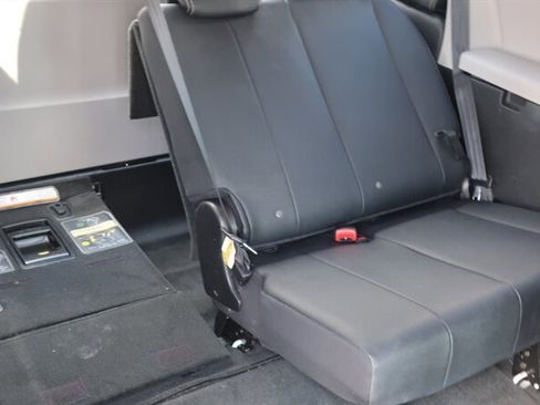 Used 2017 Toyota Sienna SE Premium FWD image 30