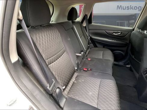 Used 2017 Nissan Rogue SV FWD image 24