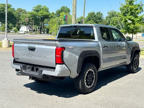 Used 2025 Toyota Tacoma TRD Off-Road w/ TRD Off Road Upgrade Package AWD/4WD image 4