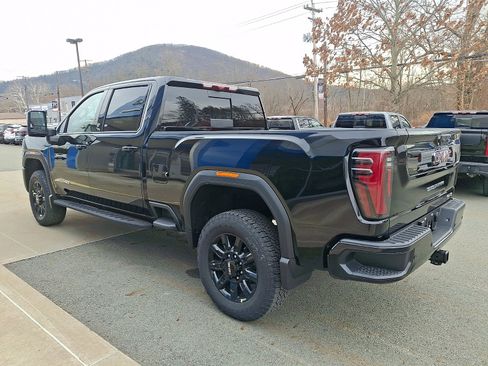 New 2026 GMC Sierra 2500 AT4 w/ AT4 Premium Plus Package image 4