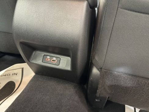 Used 2025 Nissan Altima 2.5 SV FWD image 12