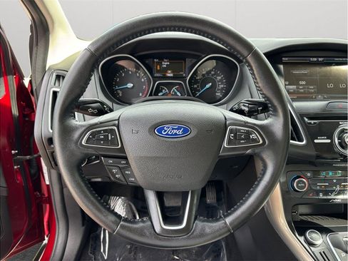 Used 2015 Ford Focus Titanium FWD image 22