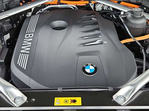 New 2026 BMW X5 xDrive50e w/ Parking Assistance Package image 14