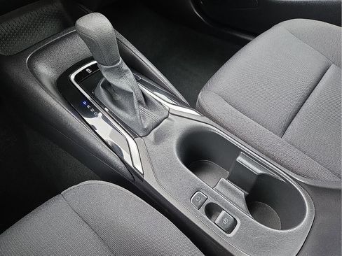 Used 2025 Toyota Corolla LE image 25