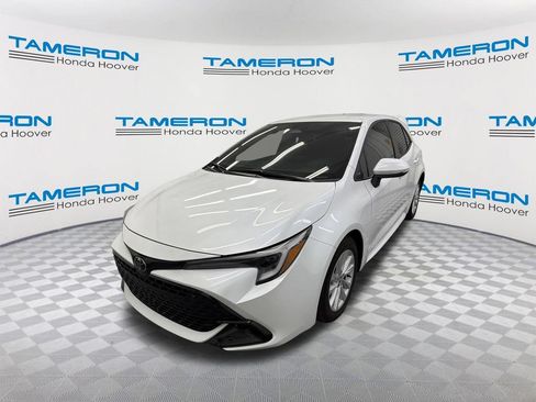Used 2025 Toyota Corolla SE w/ SE Package FWD image 1
