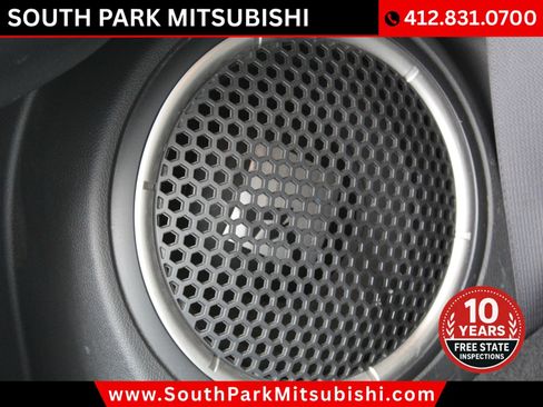 Used 2017 Mitsubishi Outlander SEL AWD/4WD image 32